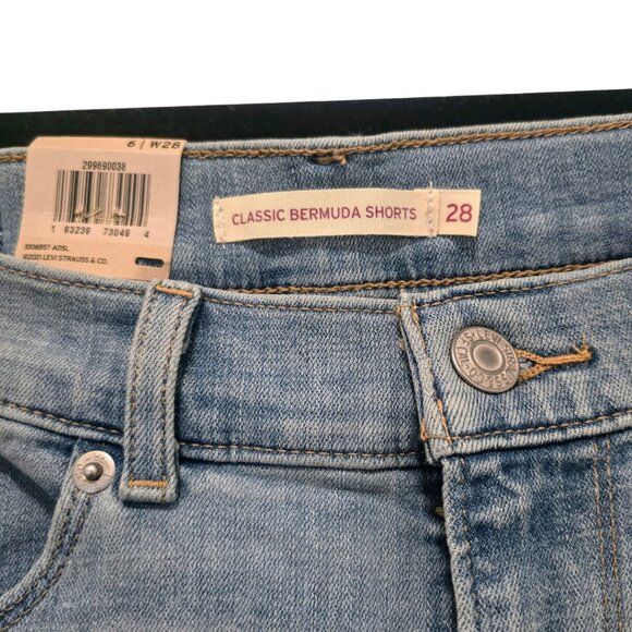 Levi’s Light Wash Bermuda Denim Shorts | Women’s 28 | NWT - Picture 2 of 5